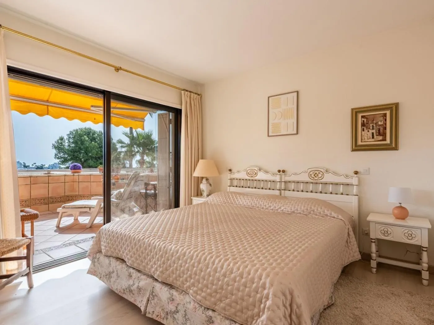 Atalaya Charming 1 Bedroom Apartment Estepona