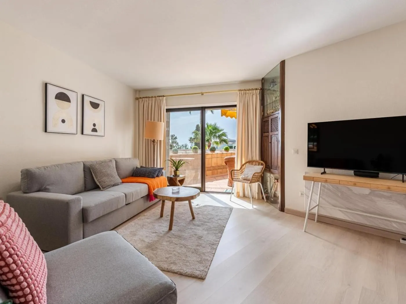 Atalaya Charming 1 Bedroom Apartment Estepona